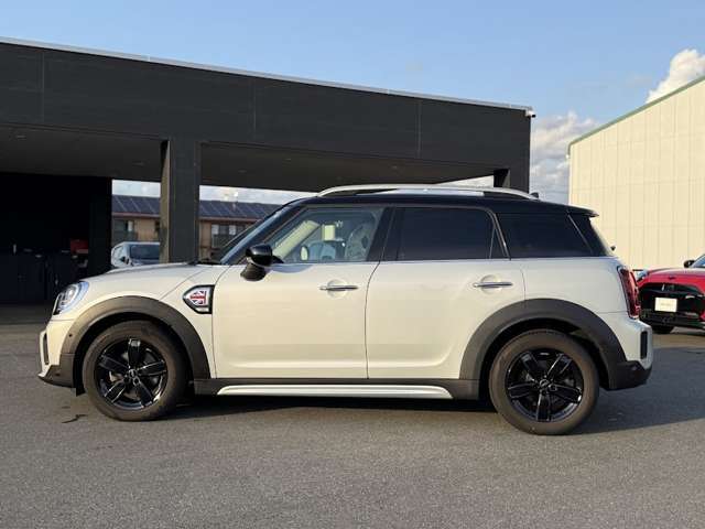 記載に御座います総額表示は、おおよその目安であり、登録時期などにより増減する場合が御座います。詳細は都度、弊社までお問合せの上ご確認下さいます様お願い申上げます。