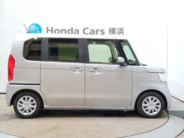 全長339cm、幅147cm、高さ179cmのお車になります。