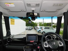 視野の広いフロントガラスです！当店の在庫車は新車店のデモカー、下取りを中心に厳選して仕入れたホンダ認定中古車です！ホンダ車のことならお任せください！