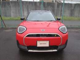 360度納車前点検整備エンジン、トランスミッション、サスペンションはもちろんのこと、マフラーやエアコンなどの電気系統やコンピュータ・システムなどを詳細に点検します。