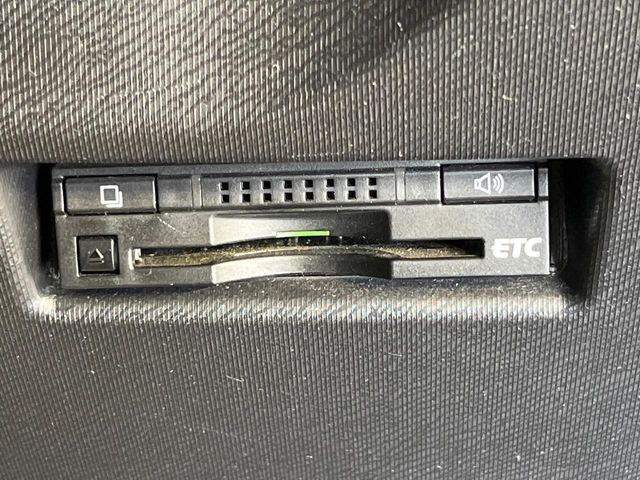【ETC】高速道路の料金所をストレスなく通過！話題のスポットやサービスエリアに多い「スマートIC」利用時は必須のアイテムです。当店でセットアップを実施、ご納車当日からすぐにご利用いただけます！