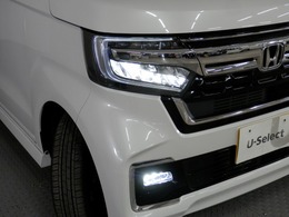 【LEDヘッドライト】ディスチャージヘッドライト（HID）と同等の明るさで、夜道や雨天走行が明るく視界良好！！　フォグライトも装備で、安心感さらにUPです♪安心ドライブを楽しんで下さい♪