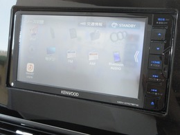 ナビゲーションはケンウッドメモリーナビ（MDV-D707BTW）を装着しております。AM、FM、CD、DVD再生、Bluetooth、音楽録音再生、フルセグTVがご使用いただけます。