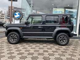 待望の5ドアで後席への乗り込みがラクラクに！