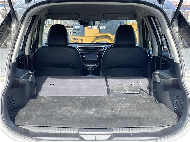 乗せる人数、荷物によってシートをアレンジすれば、ダンボールなどの大きい荷物や、釣り具などの長尺物も載せられそうですね！
