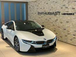 ハイブリッドモデルに見えないシャープで好戦的なデザイン