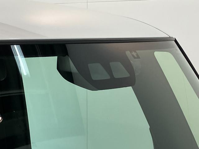 品質へのこだわり！フロアマットやシートなど車内をキレイに清掃し、ニオイや汚れなどを徹底的にクリーニングしてもらっております。室内はピカピカです☆