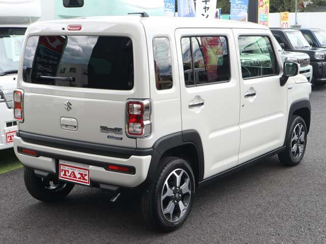 ●全車3か月又は3000kmの全国無料保証が付いています。もっと長く保証が欲しいといったお客様には最長7年まで期間が選べる延長保証もご用意しています。（有料）