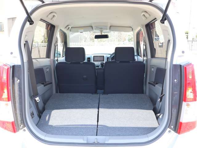 【シート収納】・・・リアシートを収納すれば更に広くなります★ 大きな荷物も楽々OKです！ どうぞお気軽にご来店下さい！ スタッフ不在の場合も御座いますのでご来店の際は事前にお電話を頂けますと安心です！