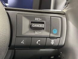 【プロパイロット】高速道路での長距離走行が楽に！！渋滞時と巡回走行のシーンで、アクセル・ブレーキ・ステアリングを自動で制御し、長距離運転の負担を軽減してくれます♪