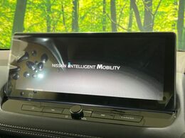 【メーカー純正ナビ】インテリアに溶け込むスタイリッシュな「専用設計」メーカーナビを装備♪視認性や操作性など基本性能にも優れ、より上質なカーライフをお楽しみいただけます。