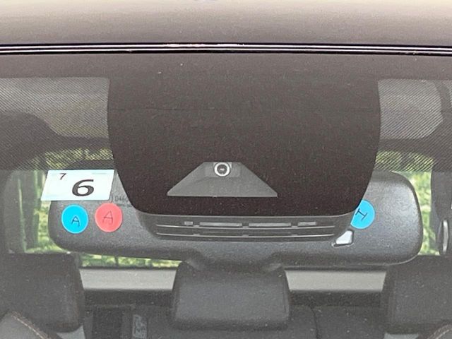 【トヨタセーフティセンス】走行中に前方の車両等を認識し、衝突しそうな時は警報とブレーキで衝突回避と被害軽減をアシスト。より安全にドライブをお楽しみいただけます。