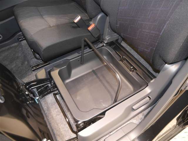 助手席下シートアンダーBOX☆