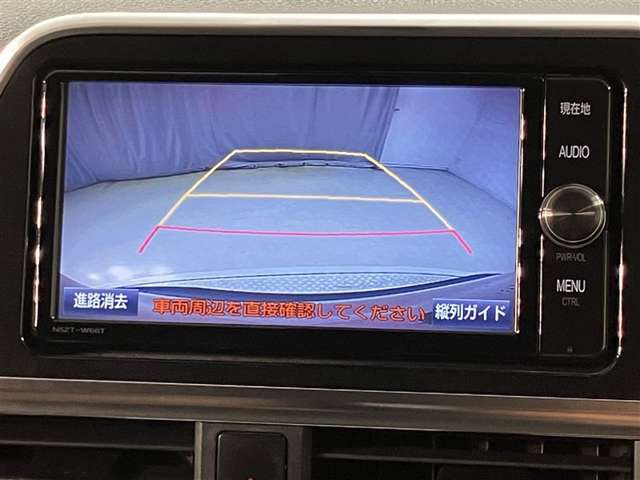 【バックカメラ】あると便利なバックカメラ装備！駐車時に後方がリアルタイム映像で確認できます。立体駐車場や夜間の車庫入れ時に大活躍！運転スキルに関わらず、今や必須となった装備ですね♪