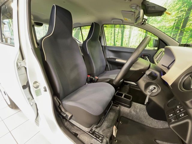 運転席シート廻りは使用感も少なく、良好な状態となっています。丁寧に使われていたことがよくわかりますね。