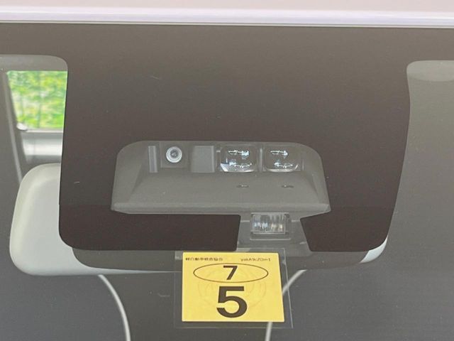 【スズキ　セーフティサポート】走行中に前方の車両等を認識し、衝突しそうな時は警報とブレーキで衝突回避と被害軽減をアシスト。より安全にドライブをお楽しみいただけます。