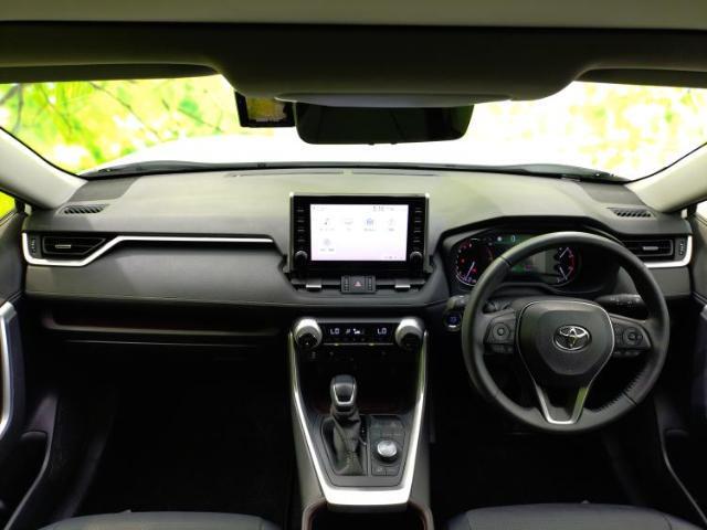 「この車の写真をもっと見たい」「状態が気になる」「この装備はついている？」どんな小さな疑問でもお気軽にお問い合わせください！