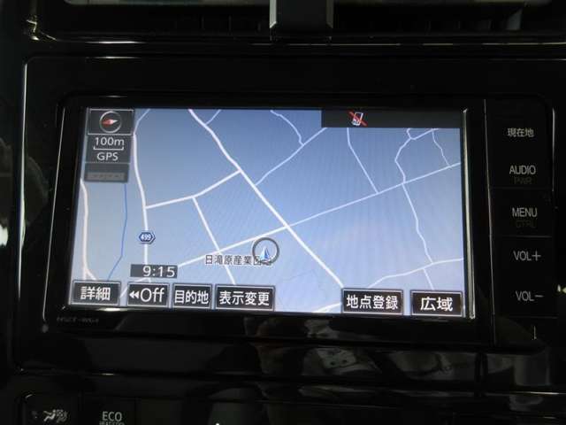 ナビは純正品。フルセグテレビ・CD・DVD・Bluetooth・SDオーディオ対応。