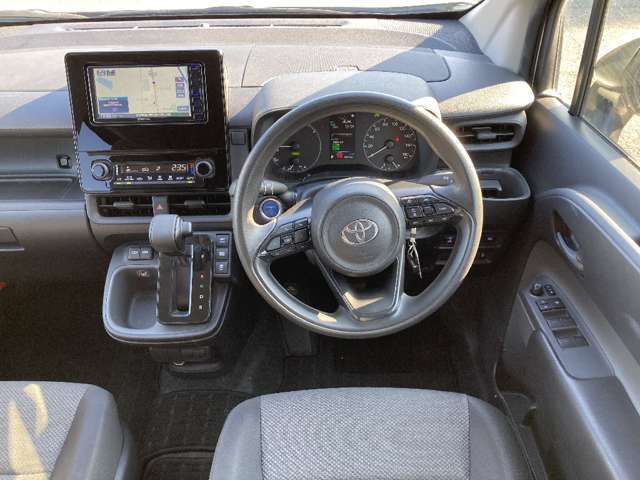 ●仕入れ段階で徹底したチェックを行い、厳しい審査にパスした車だけを展示・販売しています。弊社ではこれをプロチェックと呼び、数十の独自チェック項目に基づき、車の状態を調べ上げています。