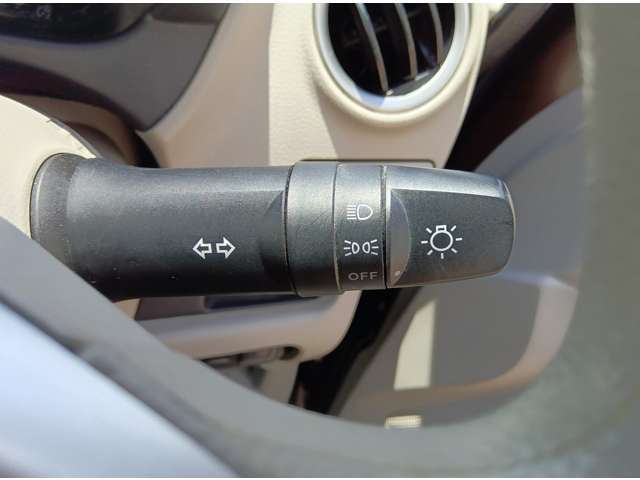 純正ナビ☆DVD再生可☆USB接続☆アラウンドビューカメラ☆衝突軽減ブレーキ☆スマートキー☆ボレロ専用メッキ加飾グリル☆レザー調シート☆専用ホイールキャップ☆禁煙車☆ETC☆電格ミラー☆