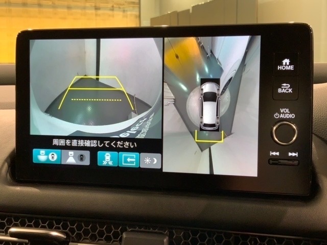 全方位モニターがついています！　車の周囲を360°安全確認できるので、普段の駐車はもちろんの事、縦列駐車や幅寄せの際にも活躍してくれますよ。