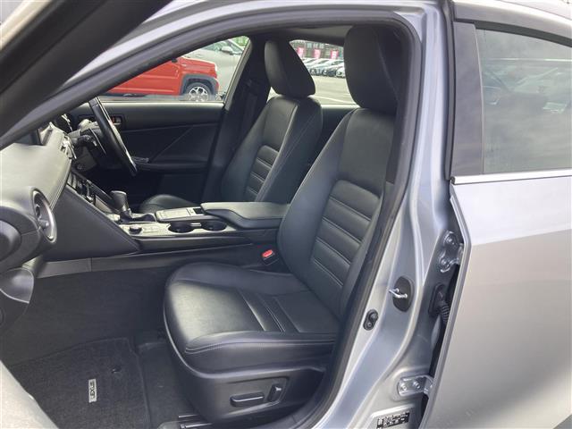 【　フロントシート　】使えるフロントシートで快適ドライブ♪