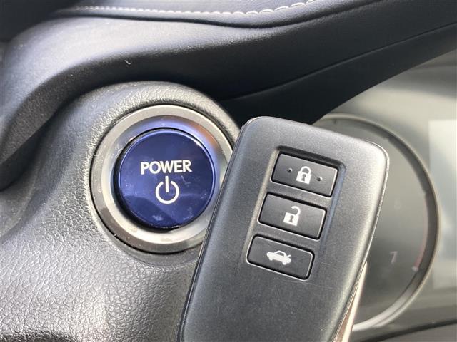 【　スマートキー・プッシュスタート　】鍵を挿さずにポケットに入れたまま鍵の開閉、エンジンの始動まで行えます。