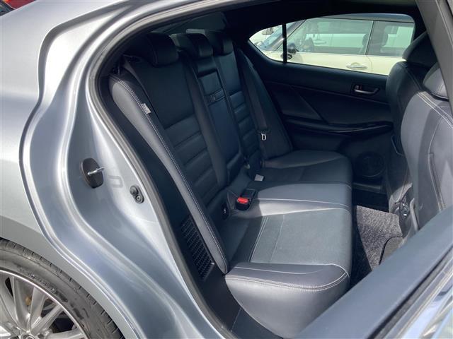 【　セカンドシート　】2列目も広々お乗りいただけます♪