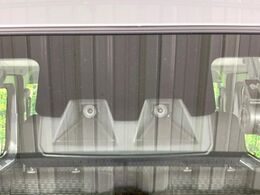 【スマートアシスト】走行中に前方の車両等を認識し、衝突しそうな時は警報とブレーキで衝突回避と被害軽減をアシスト。より安全にドライブをお楽しみいただけます。