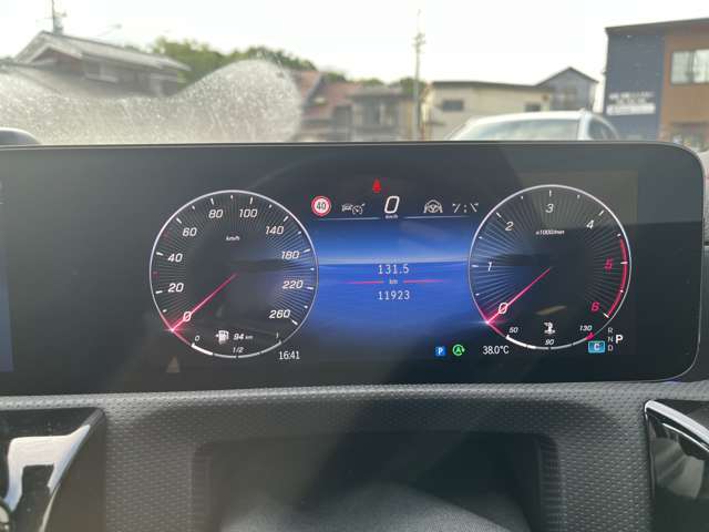 展示前には全車、内外装を厳しくチェックしておりますが、万が一見落とし等があってはダメなので、外部検査員によるチェック（カーセンサー認定）で更に厳しーくチェック済み＾＾