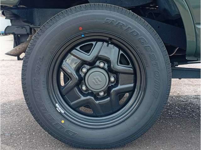 中古車は一台一台コンディションコンディションが異なります。　特性上傷や凹みもある場合が御座いますので気になる場合は是非お問合せ下さい♪