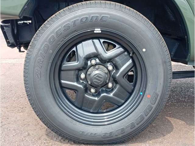 JB64型ジムニー純正ホイールです☆　溝も9部山程ありまだまだ使用可能ですね♪