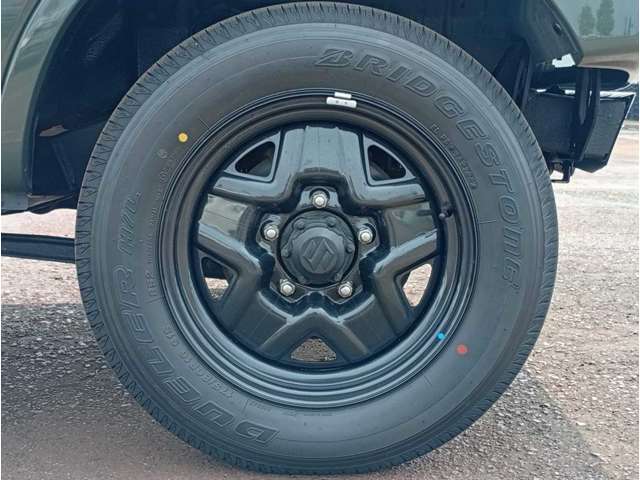 JB64型ジムニー純正ホイールです☆　溝も9部山程ありまだまだ使用可能ですね♪