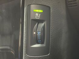 【シートベンチレーション】夏場は涼しい風でお尻や背中の熱やムレを防ぎ、冬はエアコンよりも早く温まってポカポカに！季節を問わず快適に過ごせます。