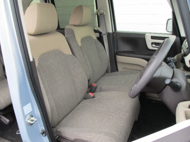 シートハイト機能付き♪運転席の高さを上下に調整可能です！