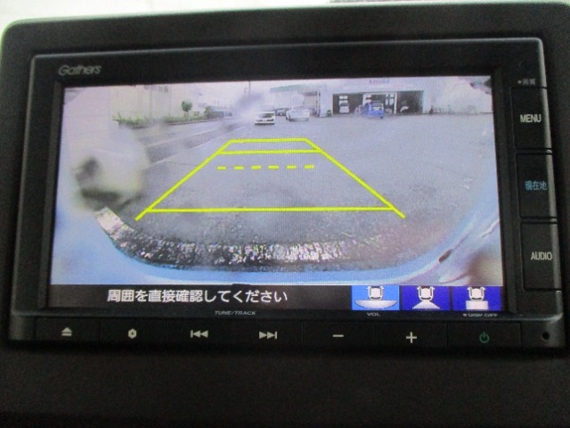 駐車が苦手な方や、女性も安心！バックカメラもついてます♪