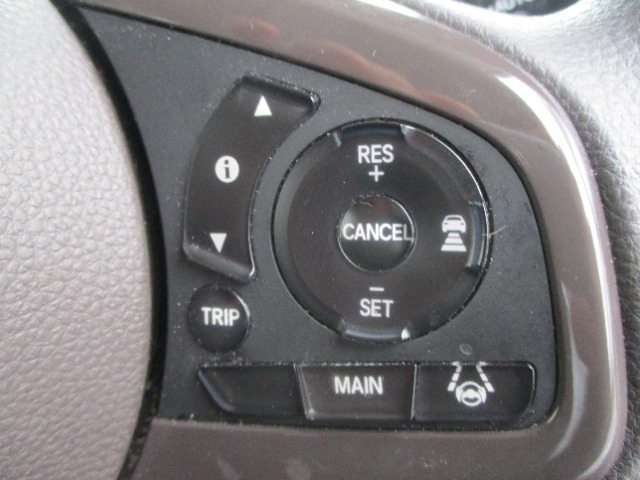 ACC（アダプティブクルーズコントローラー）付き！前走車との適切な車間距離を維持しながら追従走行♪これは本当に便利です！