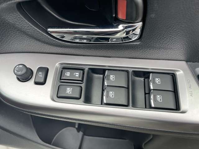 店舗にて現車の確認もいただけますので、お電話で在庫のご確認の上是非ご来店くださいませ！！TEL：0078-6002-174834