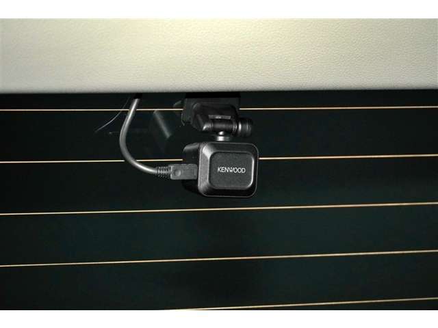 【ドラレコ】　後方撮影用カメラです。