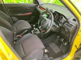 「この車の写真をもっと見たい」「状態が気になる」「この装備はついている？」どんな小さな疑問でもお気軽にお問い合わせください！