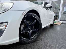 ディスプレイオーディオ☆バックカメラ☆18AW☆キーレス☆HIDライト☆ヘッドライトレベライザー☆ETC☆前後ドライブレコーダー☆電動格納ミラー☆エアバッグ☆ABS☆走行2.9万K☆試乗OK