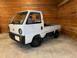 ただただ丸目が良くて買いました。550ccだし旧規格で小さいので置き場所にも困らないかなぁ程度。各部差し色スプレー跡のあるやさぐれ仕様です。