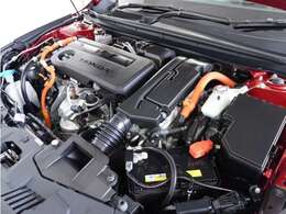 エンジンは車の心臓部分です。このエンジンルームが汚いとトラブルの基になります。当店は専用の液剤を使って徹底的に綺麗にします。