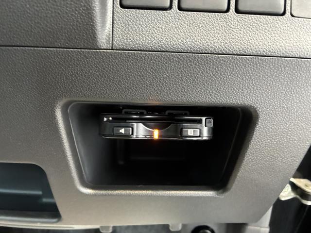 快適装備のオートエアコン♪　温度設定をすれば、自動で車内の温度管理をしてくれる優れ物です☆彡