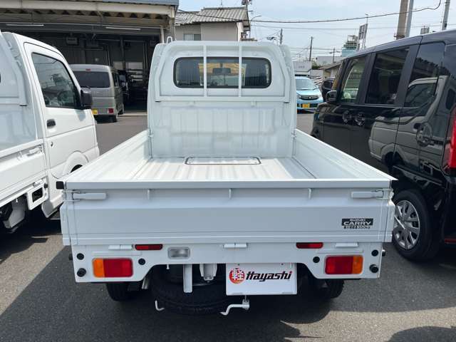 ☆お車についた傷やヘコミ、事故の修理もハヤシにお任せください。自社鈑金工場で修理ができますの安心です☆