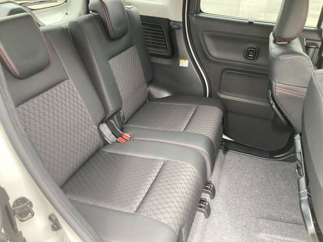 【ディーラーの車は高い？】実はそんなことないんです！ディーラーはオークションなどを使わず、自社で車を仕入れているので安いんです☆さらに諸費用も明確で安いので、総額で比較してみてくださいね♪