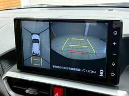 【アラウンドビューモニター】　クルマを上空から見下ろしているかのように、直感的に周囲の状況を把握できます。