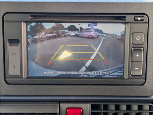 バックモニター付なので駐車が苦手な方も安心☆