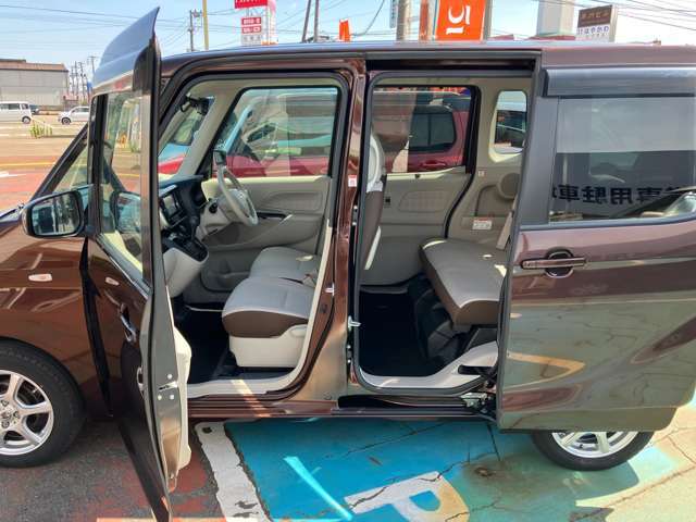 当店では、自社で仕入れした厳選車両を、多数展示しております。リーズナブルなお車を多数在庫しております。掘り出し物を探しにいらしてください。