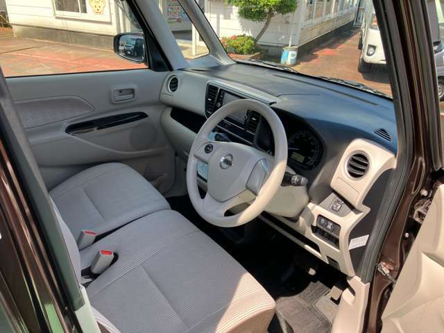自社整備工場併設！　納車整備からアフターフォローまでお任せください。 車検や定期点検、オイル交換はもちろん、ナビやドラレコ、バックカメラ、ETC等の取り付けも当店にお任せください。